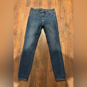 American Eagle Outfitters High-Rise Jegging in Dark Blue
